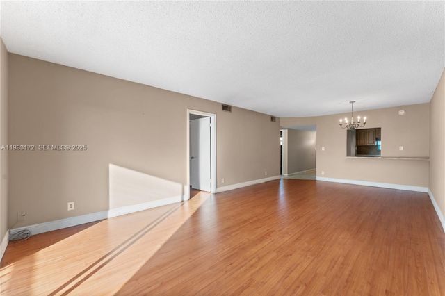 8901 S Hollybrook Blvd 303, Pembroke Pines, FL 33025