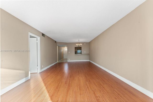 8901 S Hollybrook Blvd 303, Pembroke Pines, FL 33025