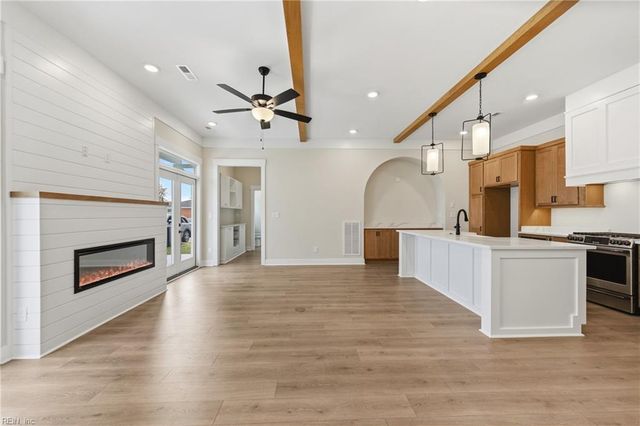 917 Calhoun WAY, Chesapeake, VA 23322