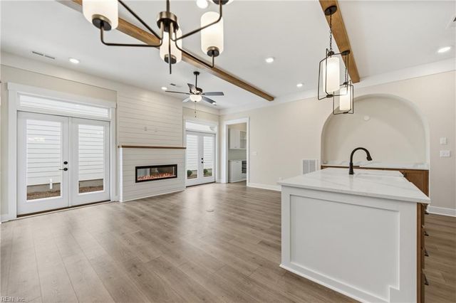 917 Calhoun WAY, Chesapeake, VA 23322