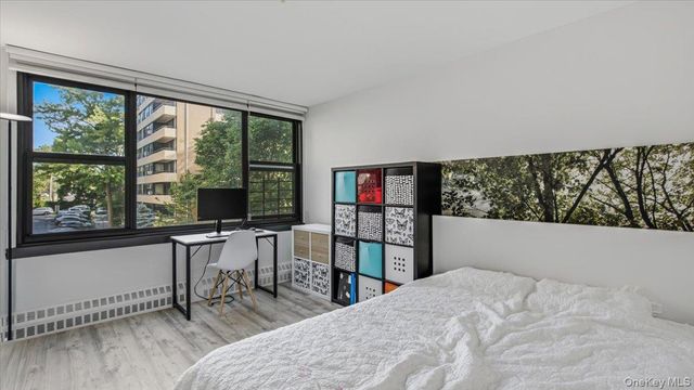 9-15 166th Street 3B, Beechhurst, NY 11357