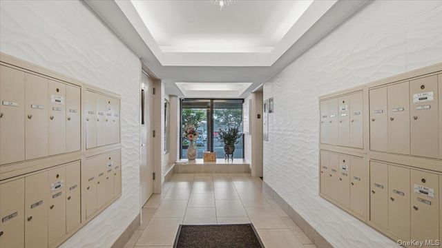 9-15 166th Street 3B, Beechhurst, NY 11357