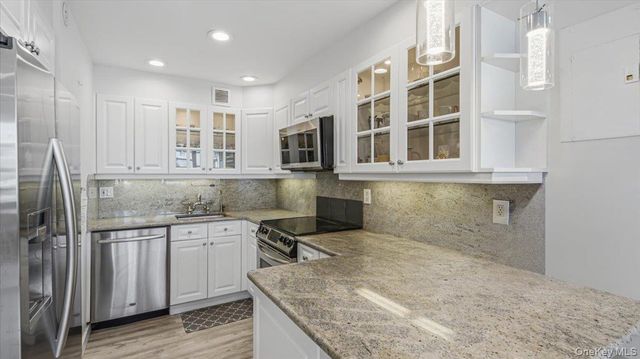 9-15 166th Street 3B, Beechhurst, NY 11357