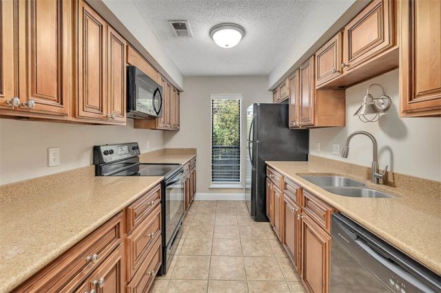 2512 Demere Road 7, St Simons Island, GA 31522