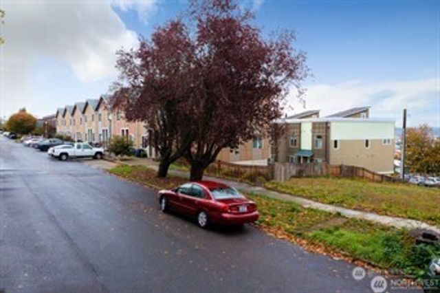 2325 G Street, Tacoma, WA 98408