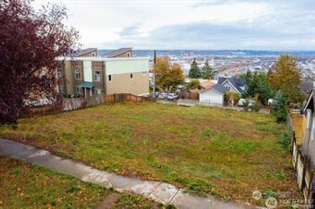 2325 G Street, Tacoma, WA 98408