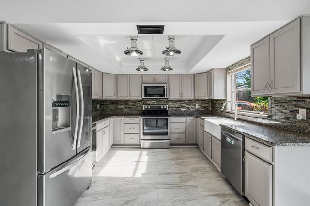 1606 NW 22ND STREET, Gainesville, FL 32605