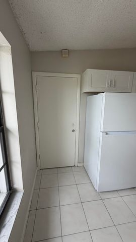 5460 S Lakewood Cir S S C, Margate, FL 33063