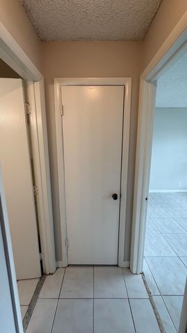 5460 S Lakewood Cir S S C, Margate, FL 33063