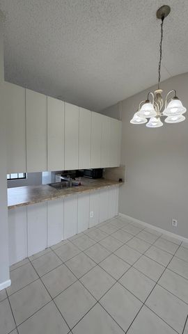 5460 S Lakewood Cir S S C, Margate, FL 33063