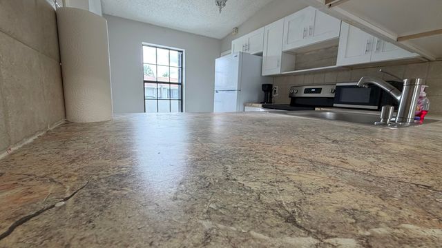 5460 S Lakewood Cir S S C, Margate, FL 33063