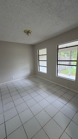 5460 S Lakewood Cir S S C, Margate, FL 33063
