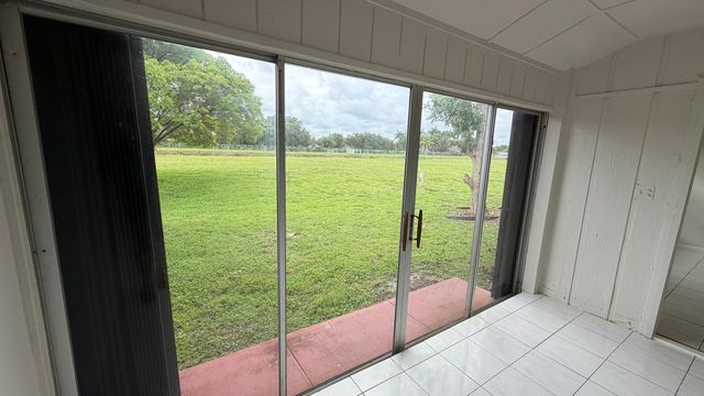 5460 S Lakewood Cir S S C, Margate, FL 33063
