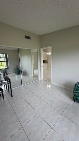 5460 S Lakewood Cir S S C, Margate, FL 33063