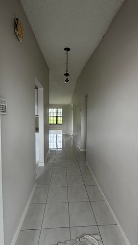 5460 S Lakewood Cir S S C, Margate, FL 33063