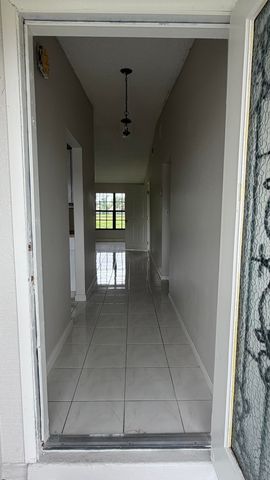 5460 S Lakewood Cir S S C, Margate, FL 33063