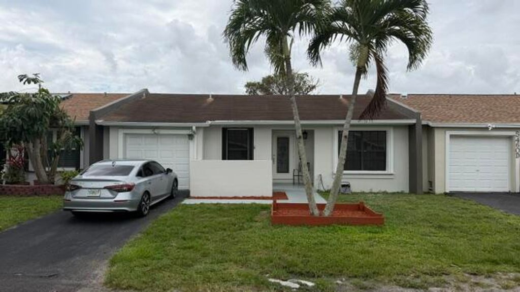 5460 S Lakewood Cir S S C, Margate, FL 33063