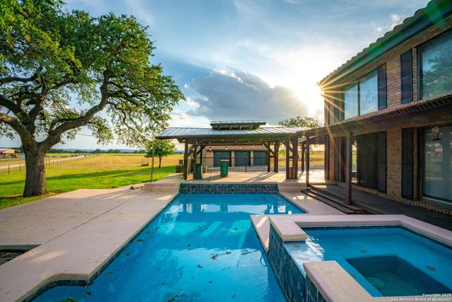 2307 Fm 3240, Bandera, TX 78003