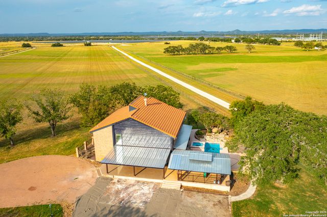 2307 Fm 3240, Bandera, TX 78003