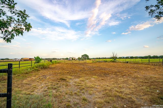 2307 Fm 3240, Bandera, TX 78003