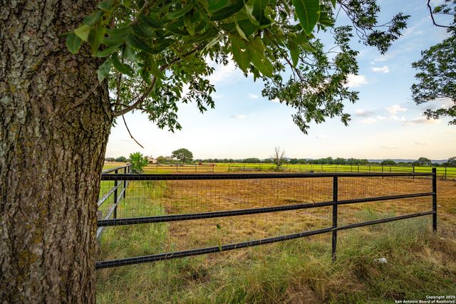 2307 Fm 3240, Bandera, TX 78003