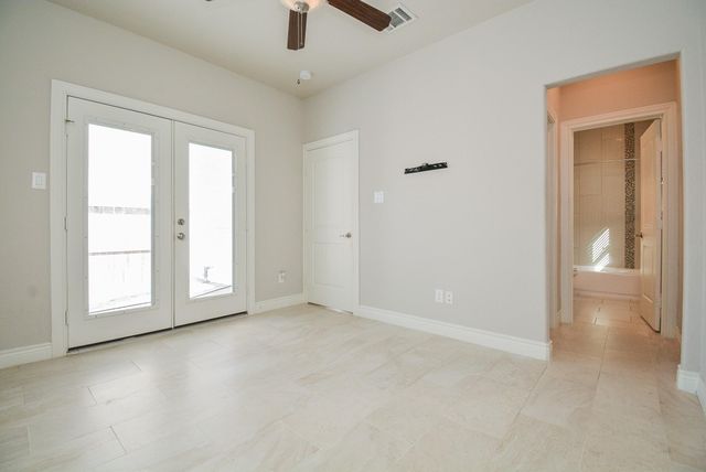 1610 Parker Street, Houston, TX 77007