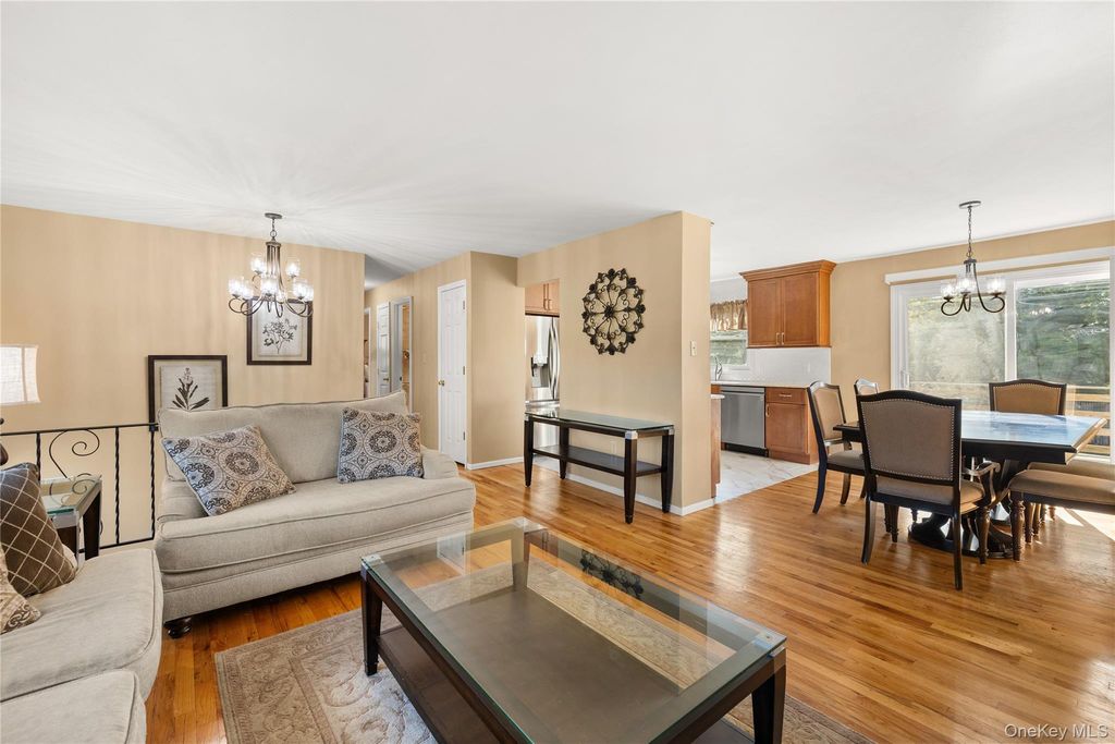 697 East Drive, Lindenhurst, NY 11757 — photo 2