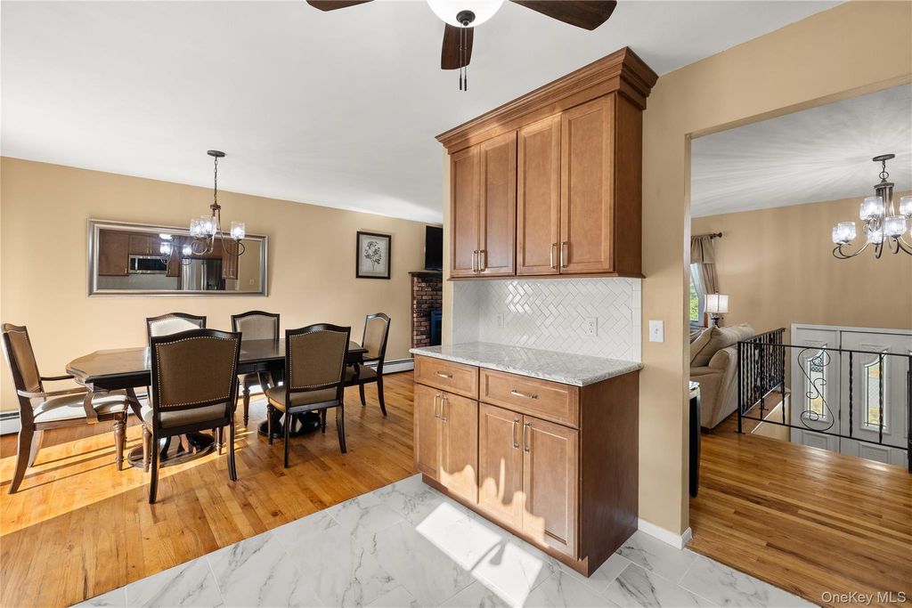 697 East Drive, Lindenhurst, NY 11757 — photo 5