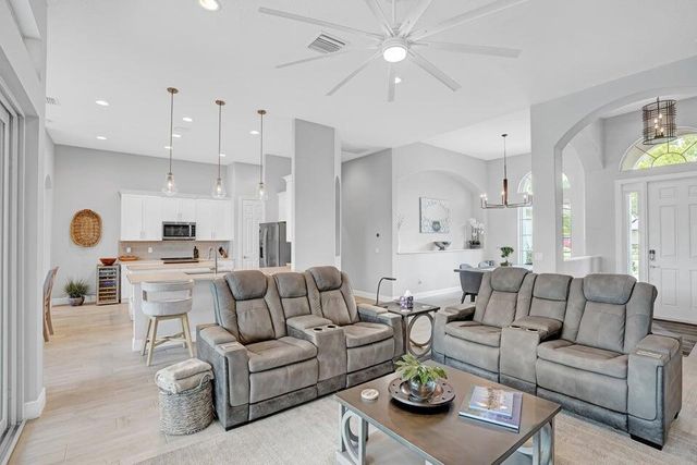 2986 Bent Pine Drive, Fort Pierce, FL 34951