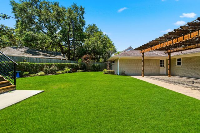 10211 Cliffwood Drive, Houston, TX 77035