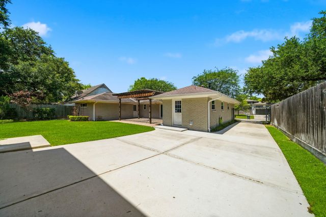 10211 Cliffwood Drive, Houston, TX 77035