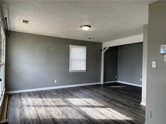 6004 E 152nd Street, Grandview, MO 64030