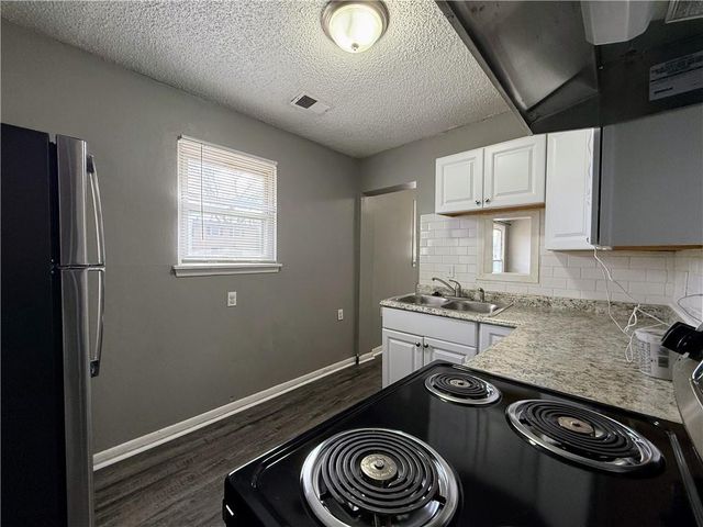 6004 E 152nd Street, Grandview, MO 64030