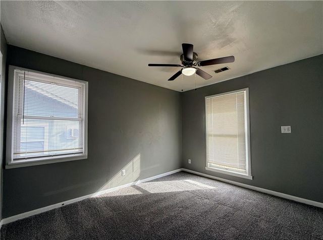 6004 E 152nd Street, Grandview, MO 64030