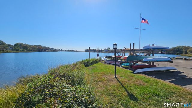 150 Beachview Avenue 290, Bridgeport, CT 06605