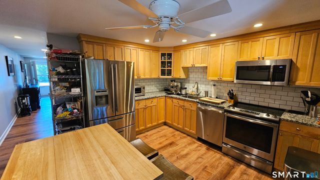 150 Beachview Avenue 290, Bridgeport, CT 06605