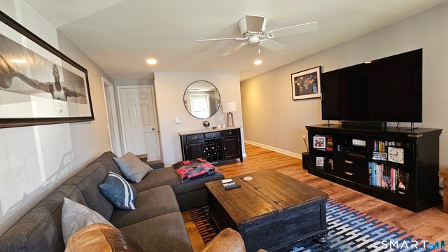150 Beachview Avenue 290, Bridgeport, CT 06605