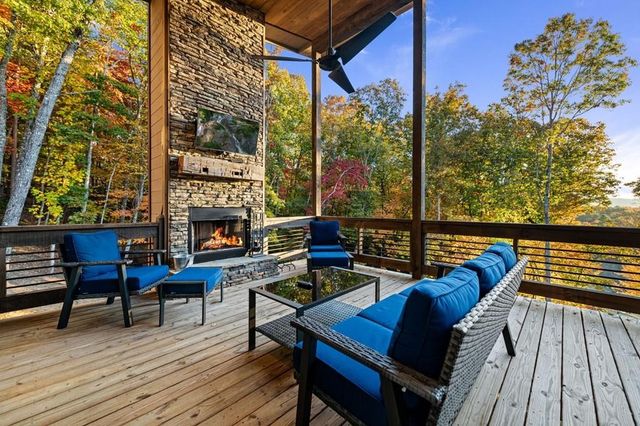 184 High Meadows Court, Morganton, GA 30560