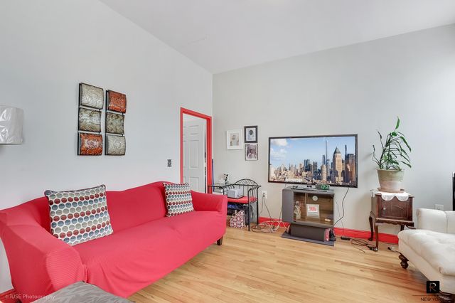 45 W 110th St Apt 1A, New York City, NY 10026