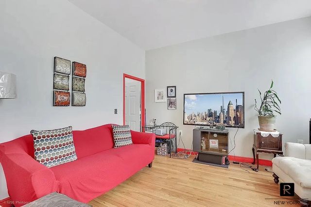 45 W 110th St Apt 1A, New York City, NY 10026