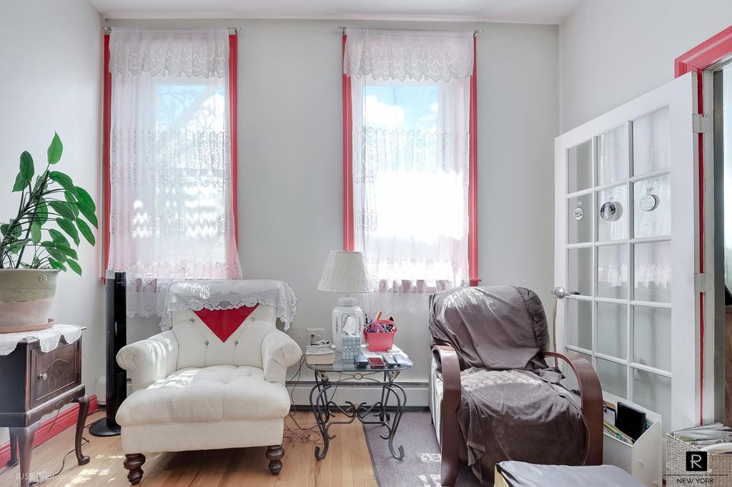 45 W 110th St Apt 1A, New York City, NY 10026