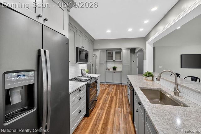 15969 Stamford Street, Livonia, MI 48154