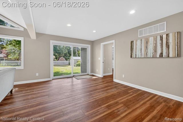 15969 Stamford Street, Livonia, MI 48154