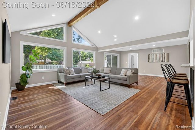 15969 Stamford Street, Livonia, MI 48154