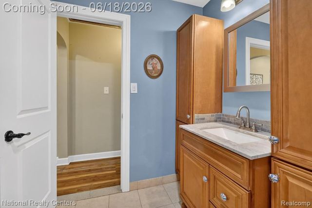 15969 Stamford Street, Livonia, MI 48154