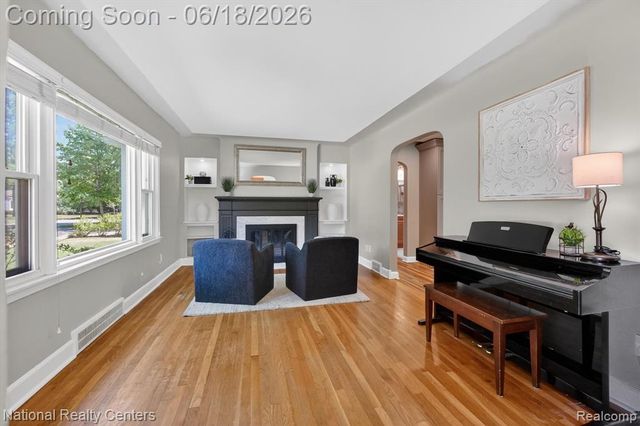 15969 Stamford Street, Livonia, MI 48154