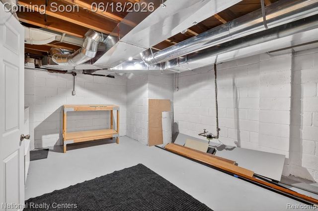 15969 Stamford Street, Livonia, MI 48154
