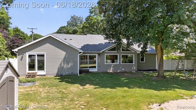15969 Stamford Street, Livonia, MI 48154