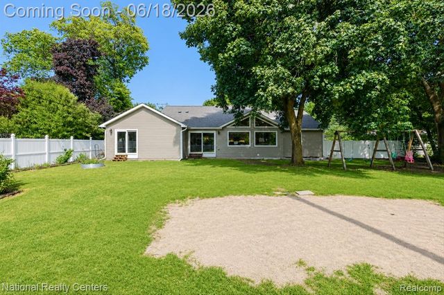 15969 Stamford Street, Livonia, MI 48154
