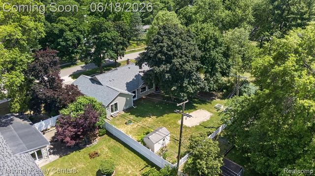 15969 Stamford Street, Livonia, MI 48154